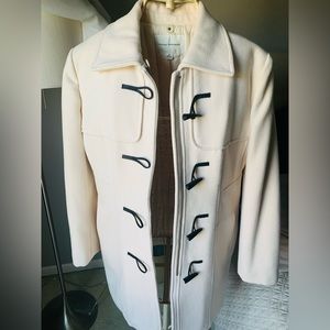 Banana republic women’s coat in color white with black accents size M